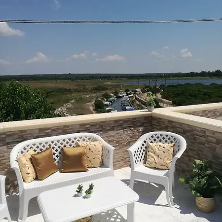 Cala Del Conte 3 アパート