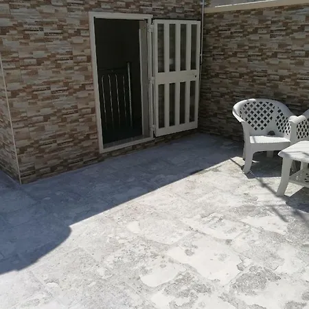 Cala Del Conte 3 アパート